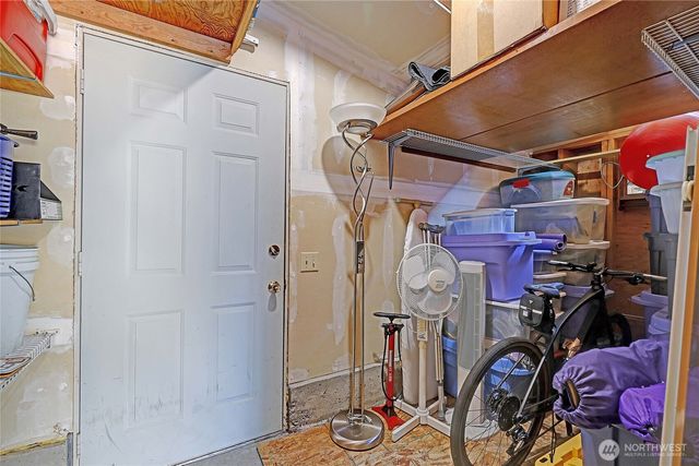 870 Livingston Bay Shore Drive, Camano Island, WA 98282