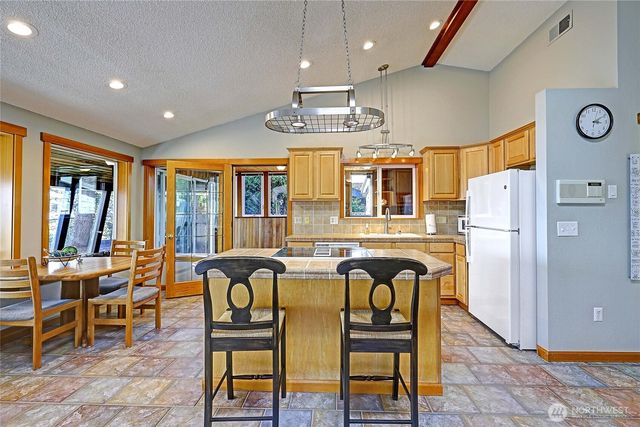 870 Livingston Bay Shore Drive, Camano Island, WA 98282