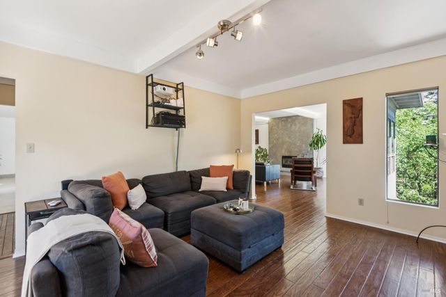 1475 Los Olivos Rd, Santa Rosa, CA 95404