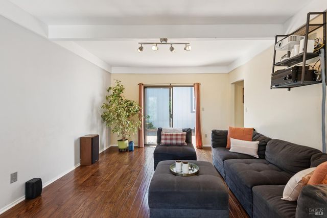 1475 Los Olivos Rd, Santa Rosa, CA 95404