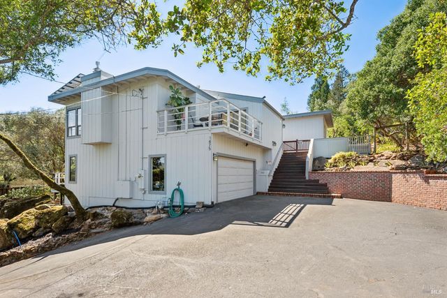 1475 Los Olivos Rd, Santa Rosa, CA 95404