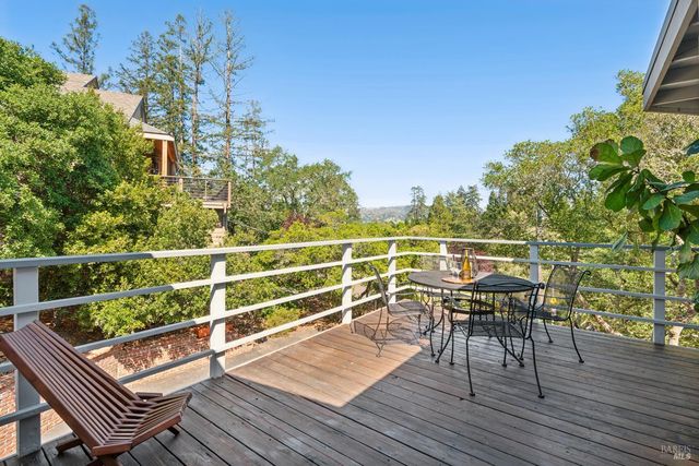 1475 Los Olivos Rd, Santa Rosa, CA 95404