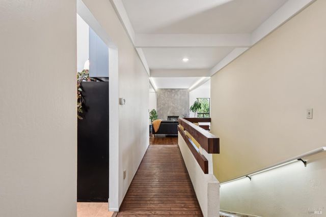 1475 Los Olivos Rd, Santa Rosa, CA 95404