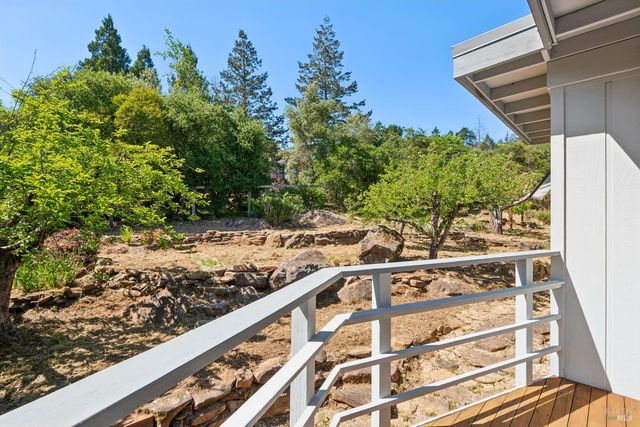 1475 Los Olivos Rd, Santa Rosa, CA 95404