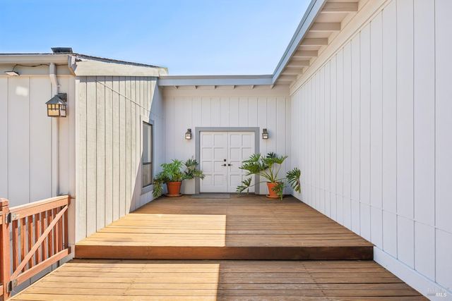 1475 Los Olivos Rd, Santa Rosa, CA 95404