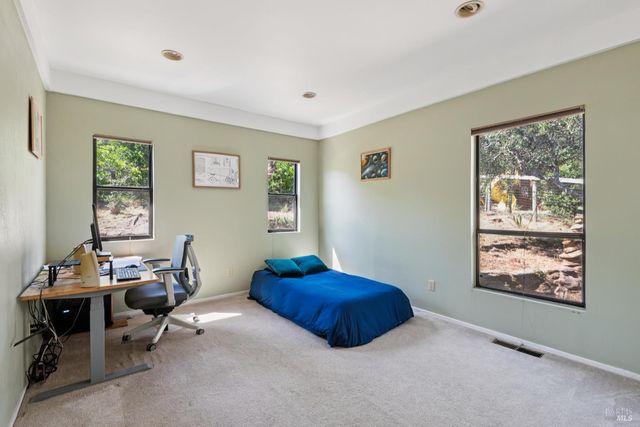 1475 Los Olivos Rd, Santa Rosa, CA 95404