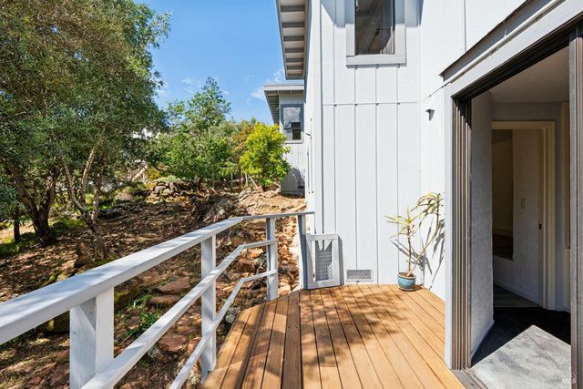 1475 Los Olivos Rd, Santa Rosa, CA 95404