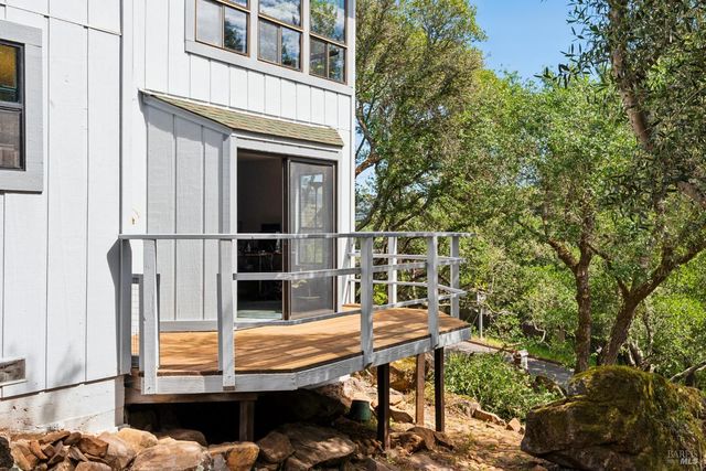 1475 Los Olivos Rd, Santa Rosa, CA 95404