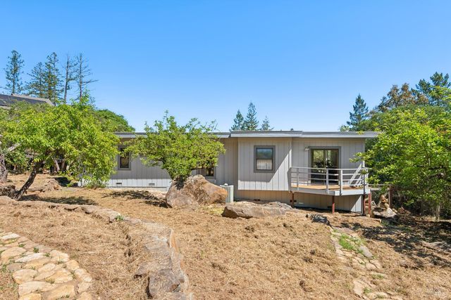 1475 Los Olivos Rd, Santa Rosa, CA 95404