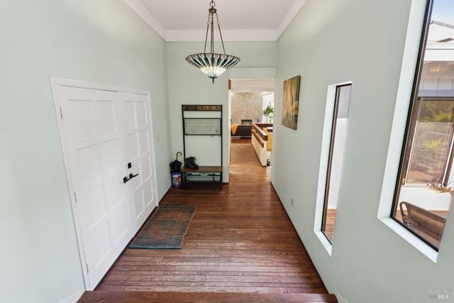 1475 Los Olivos Rd, Santa Rosa, CA 95404