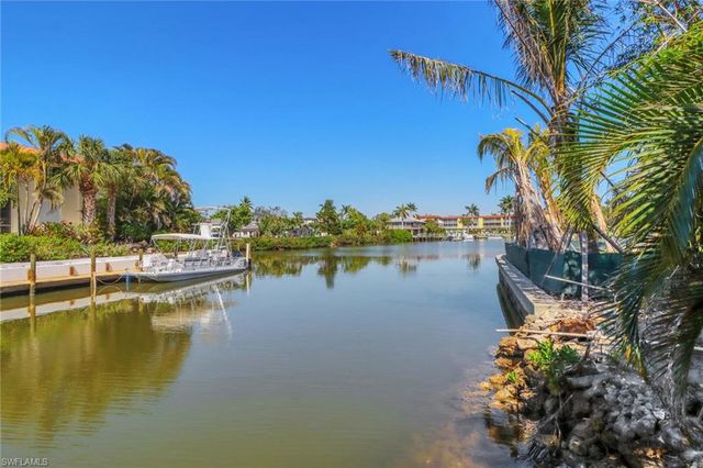 1120 Sandpiper ST, Naples, FL 34102