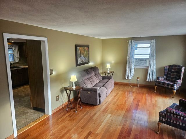 283 Harriet, Cumberland, RI 02864