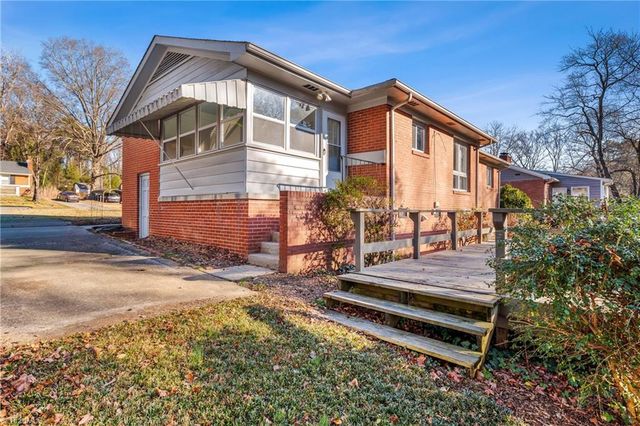 3015 Dellwood Drive, Greensboro, NC 27408