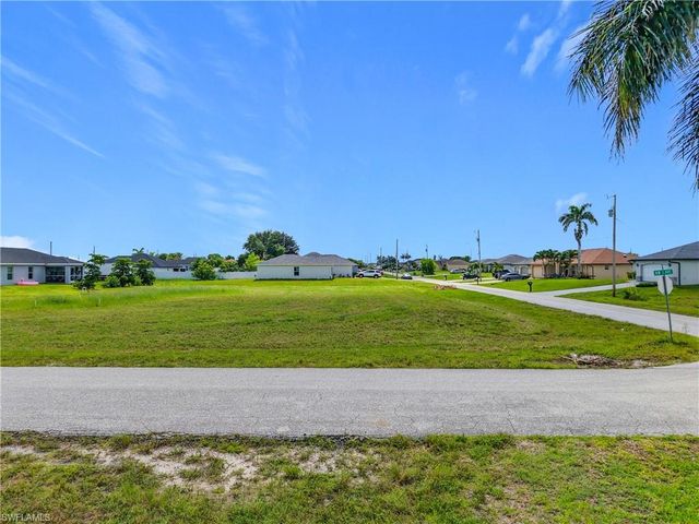 229 NW 9th TER, Cape Coral, FL 33993