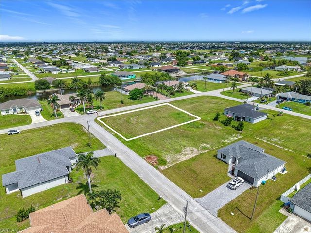 229 NW 9th TER, Cape Coral, FL 33993