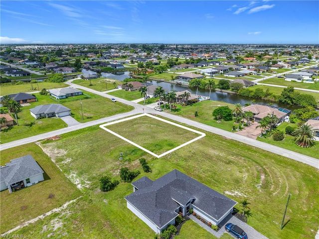229 NW 9th TER, Cape Coral, FL 33993