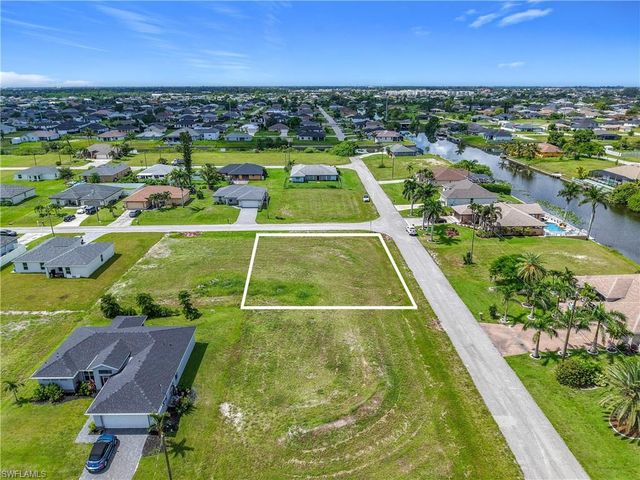 229 NW 9th TER, Cape Coral, FL 33993