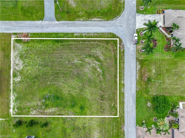 229 NW 9th TER, Cape Coral, FL 33993