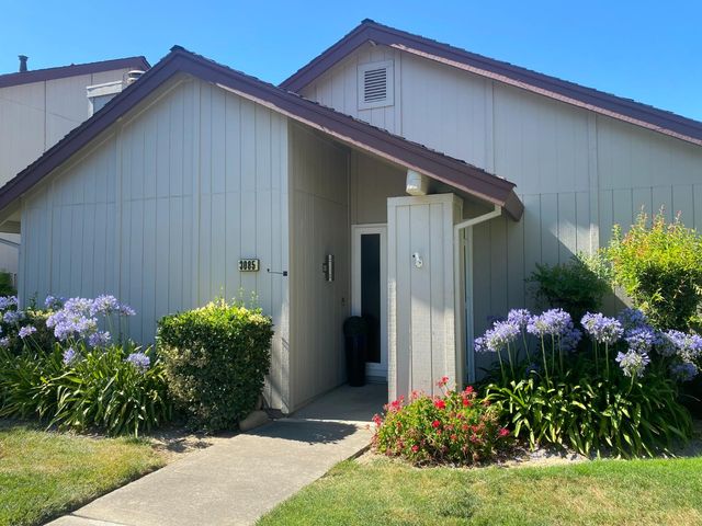 3085 Swallows Nest Dr, Sacramento, CA 95833