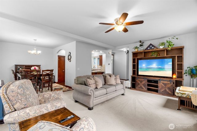 4643 Helena Avenue SE, Lacey, WA 98503