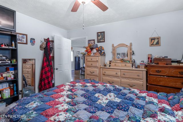 181 Mullins Lane, Sunbright, TN 37872