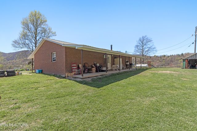 181 Mullins Lane, Sunbright, TN 37872
