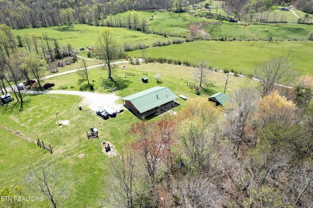 181 Mullins Lane, Sunbright, TN 37872