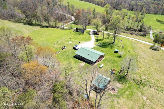 181 Mullins Lane, Sunbright, TN 37872