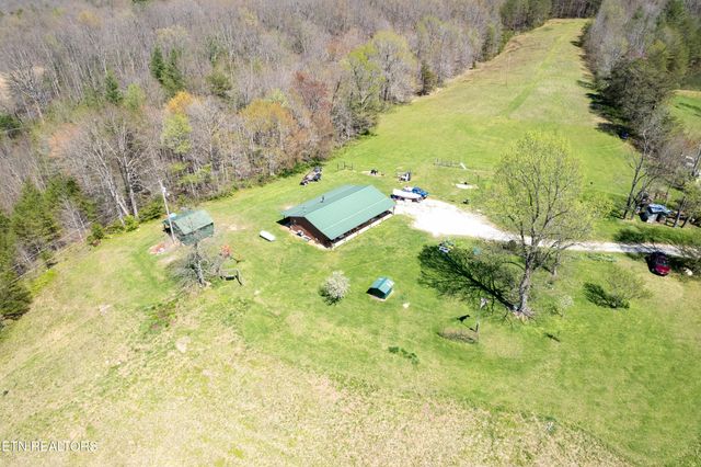 181 Mullins Lane, Sunbright, TN 37872