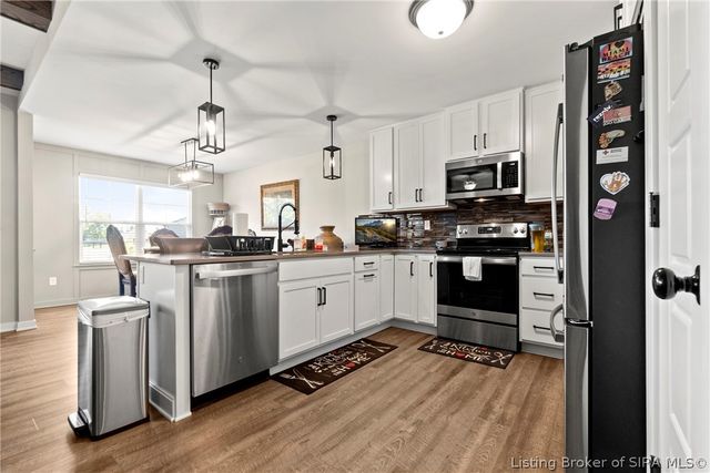 6010 Heaven Hill Drive, Charlestown, IN 47111