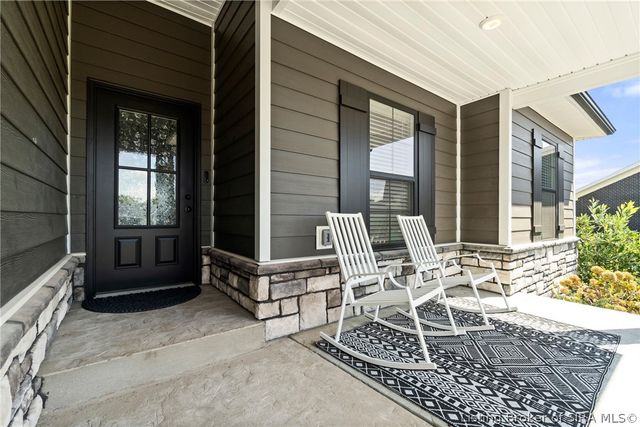 6010 Heaven Hill Drive, Charlestown, IN 47111