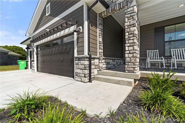 6010 Heaven Hill Drive, Charlestown, IN 47111