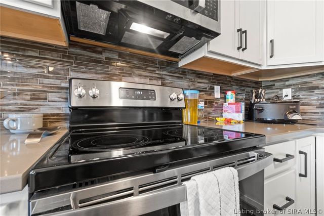 6010 Heaven Hill Drive, Charlestown, IN 47111