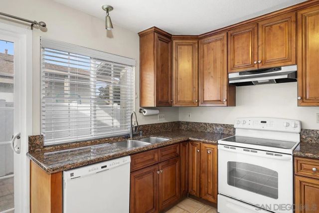 4429 Robbins St, San Diego, CA 92122