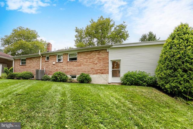 3 KAREN CT, Camp Hill, PA 17011