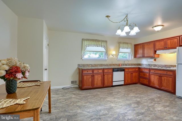 3 KAREN CT, Camp Hill, PA 17011