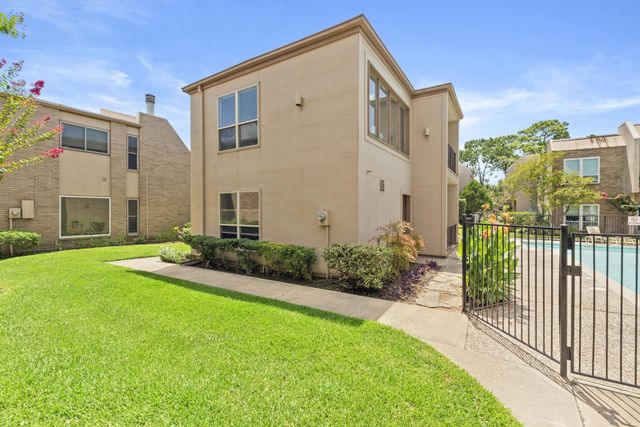 1115 Augusta Drive 26, Houston, TX 77057