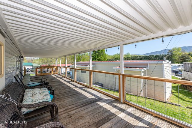 1142 Kinglet St, Townsend, TN 37882