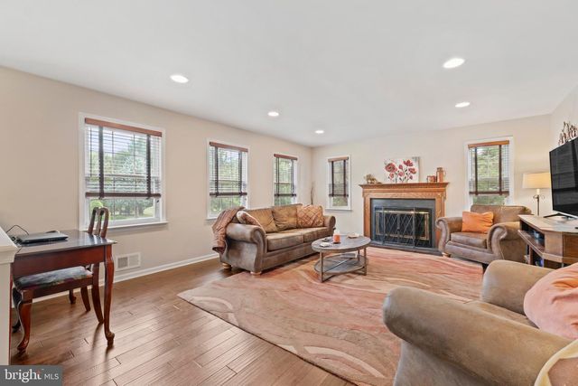 3 SARA DR, Robbinsville, NJ 08691