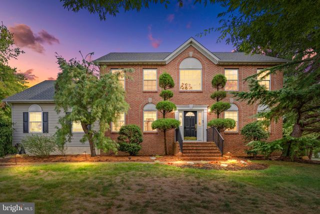 3 SARA DR, Robbinsville, NJ 08691