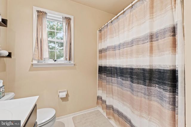 3 SARA DR, Robbinsville, NJ 08691