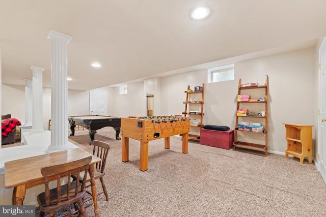 3 SARA DR, Robbinsville, NJ 08691