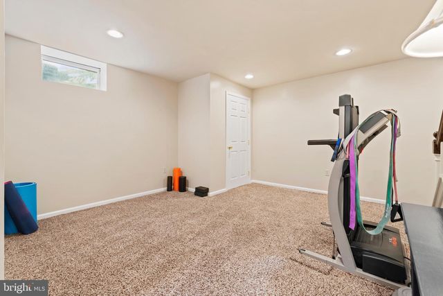 3 SARA DR, Robbinsville, NJ 08691