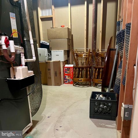 3 SARA DR, Robbinsville, NJ 08691