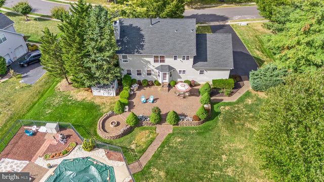 3 SARA DR, Robbinsville, NJ 08691