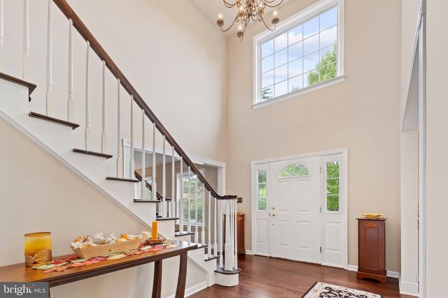 3 SARA DR, Robbinsville, NJ 08691