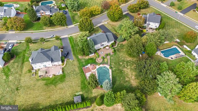 3 SARA DR, Robbinsville, NJ 08691