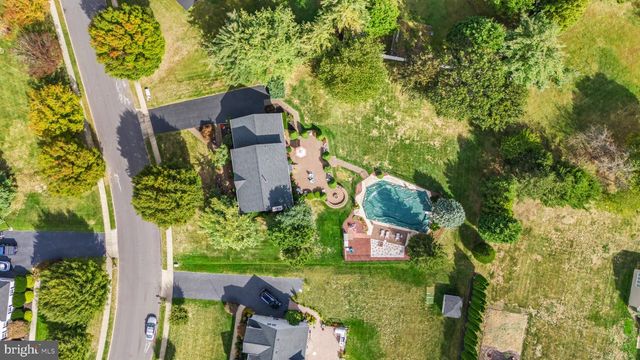 3 SARA DR, Robbinsville, NJ 08691