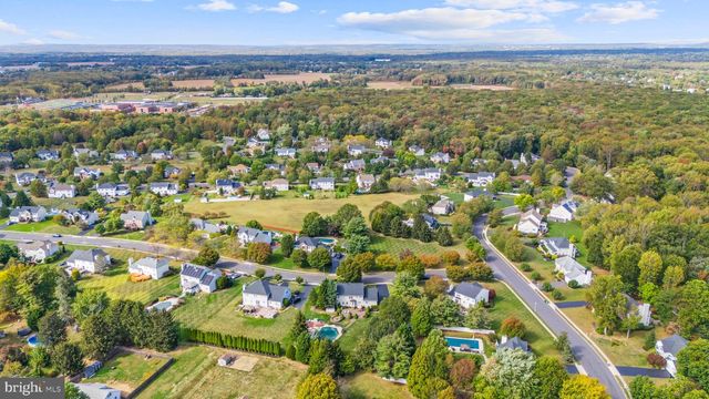 3 SARA DR, Robbinsville, NJ 08691