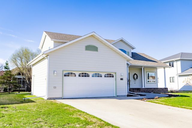 1134 47th Avenue N, Fargo, ND 58102